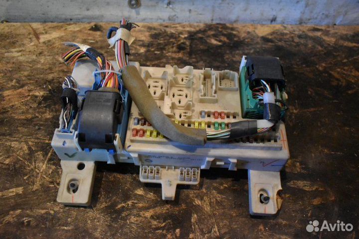 Блок предохранителей Mazda 3 BK 2003 - 2009