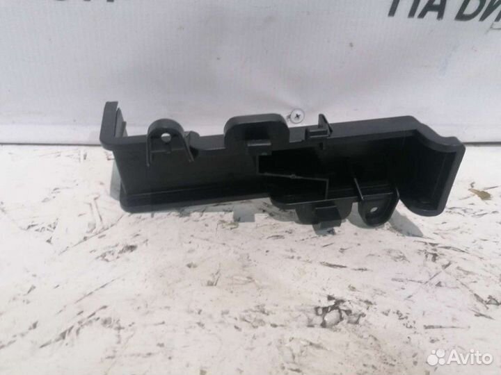 Крышка салонного фильтра LADA Vesta