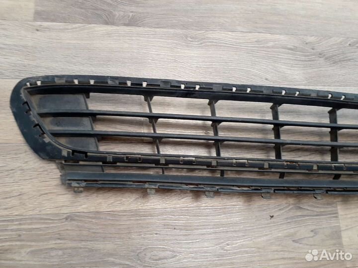 Решетка бампера Volkswagen Golf 7 2013 передняя