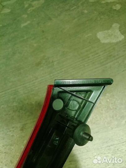 Полоска на крышку багадника KIA RIO 4 Line