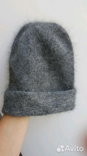Шапка из ангоры ручной работы