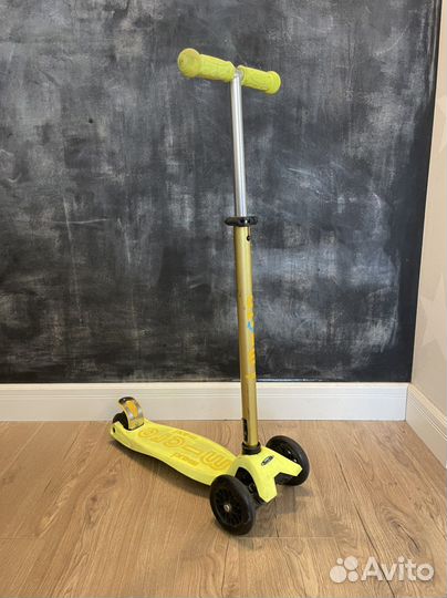Самокат трехколесный maxi micro