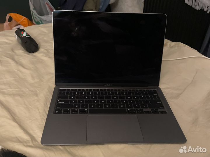 Apple MacBook air 13 A2337