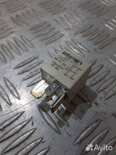 Реле включения вентилятора Volkswagen Passat B5+