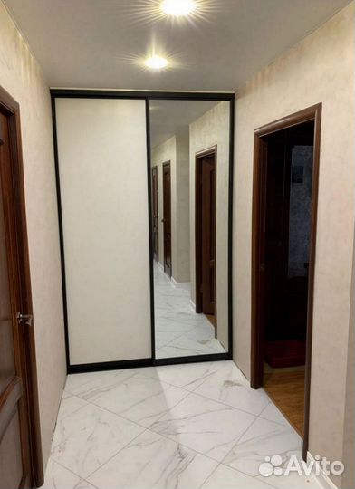 Угловой шкаф для одежды