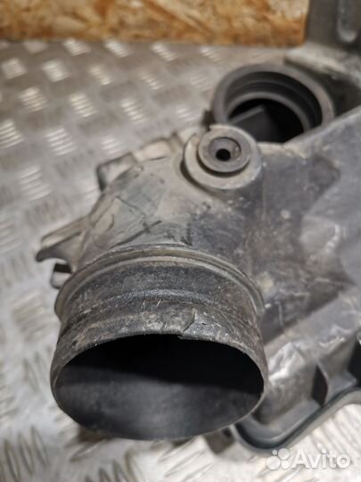 Корпус воздушного фильтра Skoda Fabia 2