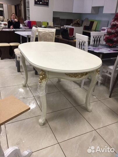 Кухонный стол