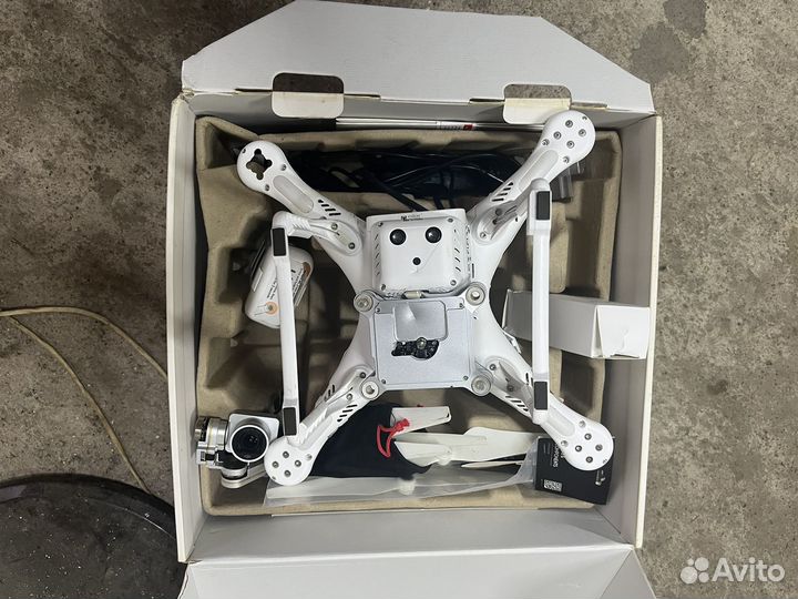Phantom 3 Квадракоптер на запчасти