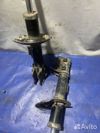 Стойки передние hyundai elantra