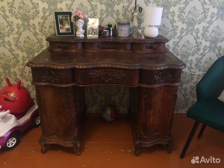 Стол антикварный