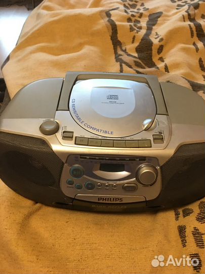 Продаю магнитолу philips AZ 1220\14