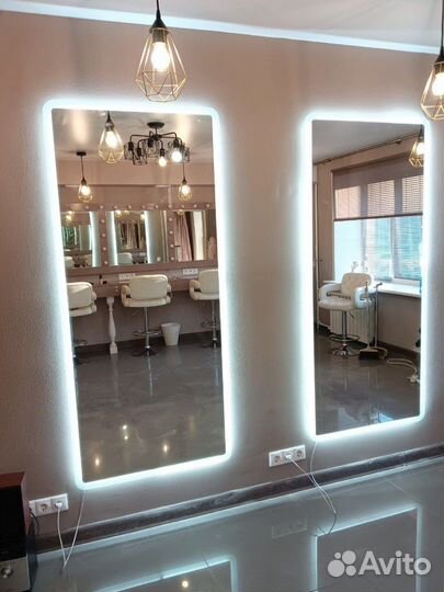 Зеркало с подсветкой в полный рост