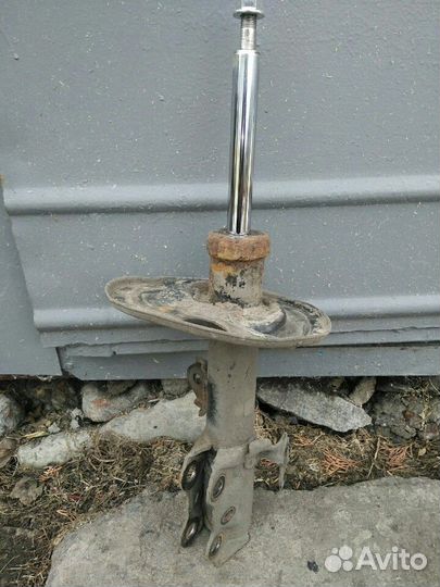 Стойка пер левая тойота версо 2014г