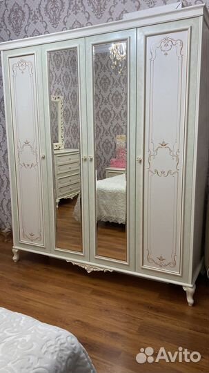 Спальный гарнитур