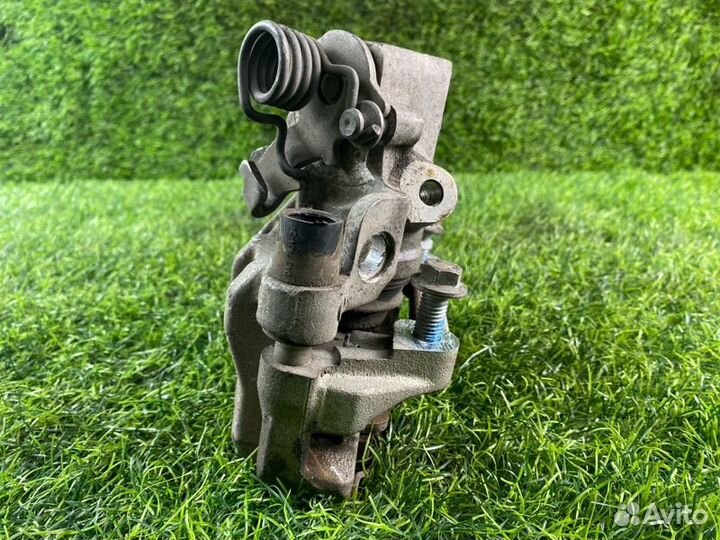 Суппорт тормозной задний правый Ford Focus 3 CB8