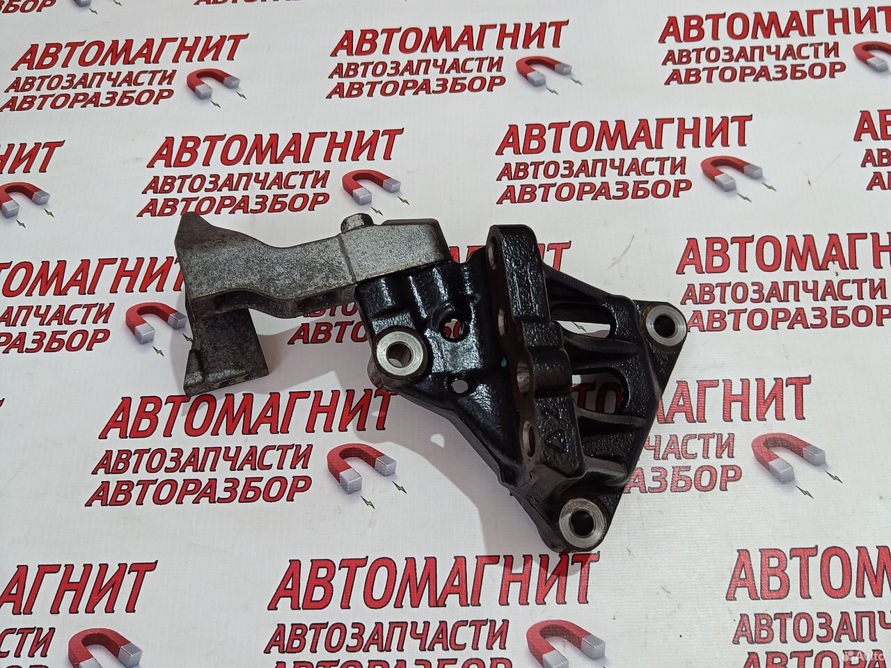 Кронштейн крепления двигателя Тойота Рав 4 ха50