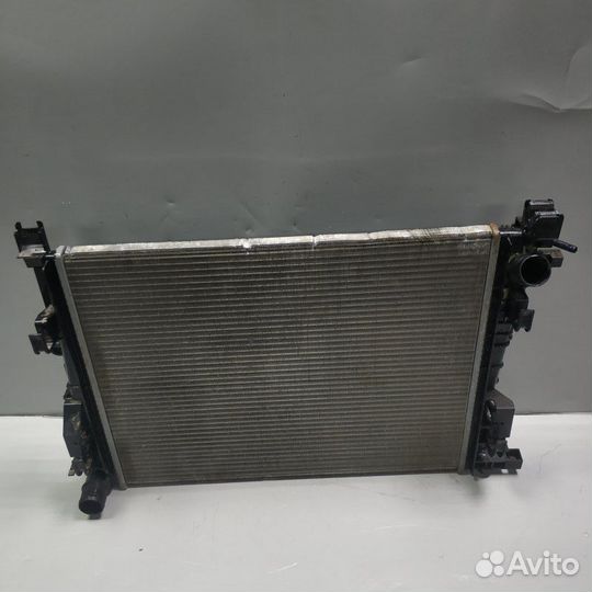 Радиатор охлаждения двигателя Renault Sandero 2