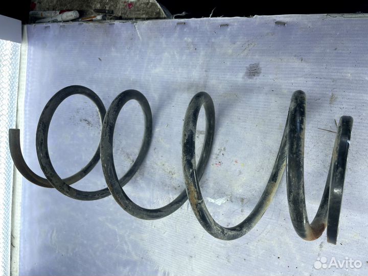 Пружина передняя Nissan Wingroad Y11