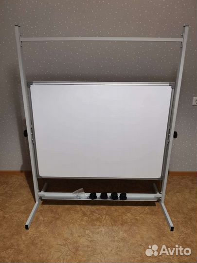 Магнитно маркерная доска на ножках