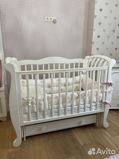 Детская кроватка с маятником Лель