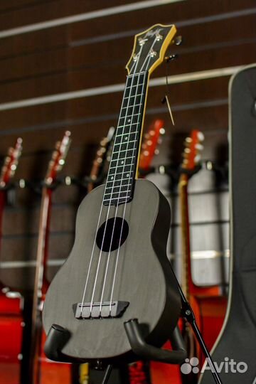 Укулеле с подключением Flight + аксессуары