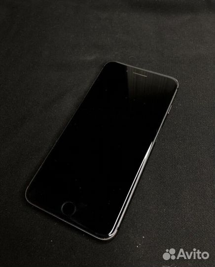 Телефон iPhone8+