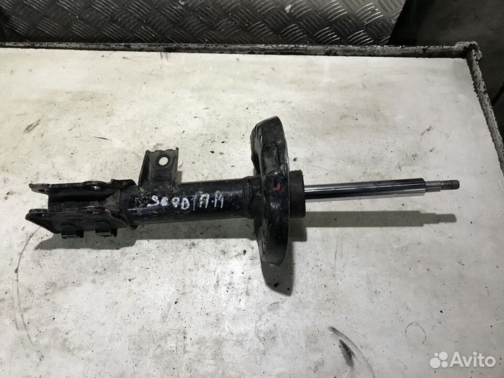 Амортизатор передний правый Kia Ceed 1