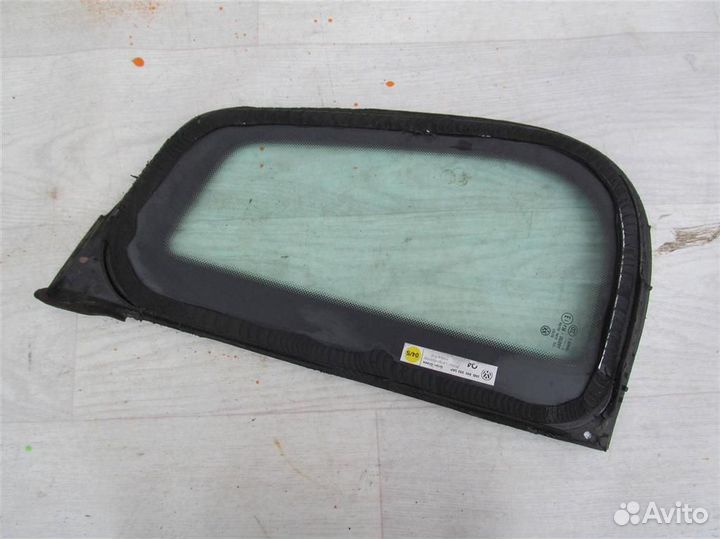 Стекло кузовное глухое правое Volkswagen Tiguan