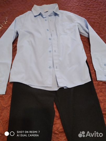 Школьные брюки и рубашка