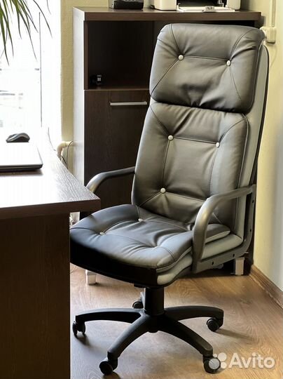 Кресло для офиса новое