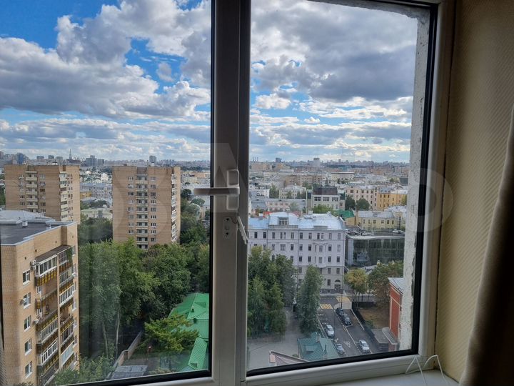 Комната 18 м² в 4-к., 16/16 эт.