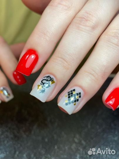 Модель на маникюр