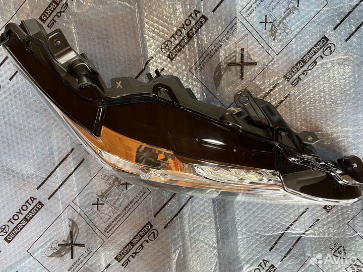 Камри 75 фара оригинал