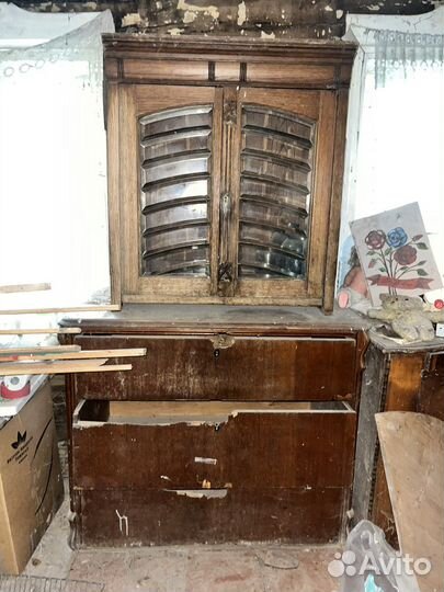 Старинный буфет