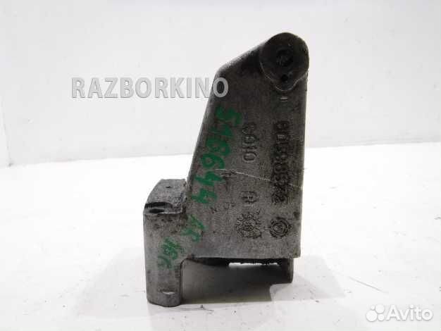 Кронштейн двигателя