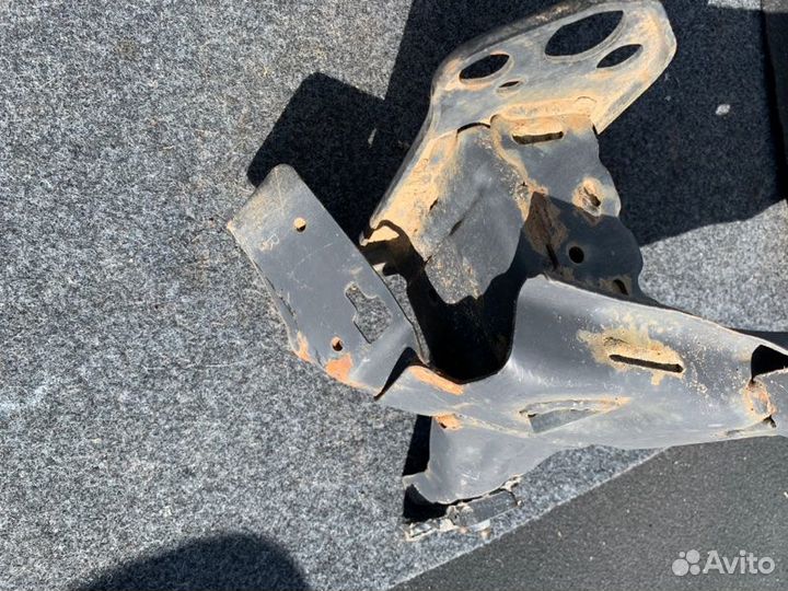 Усилитель бампера передний Kia Sorento 2014