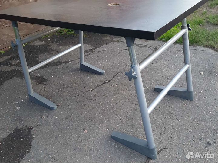 Стол для двух вязальных машин или просто