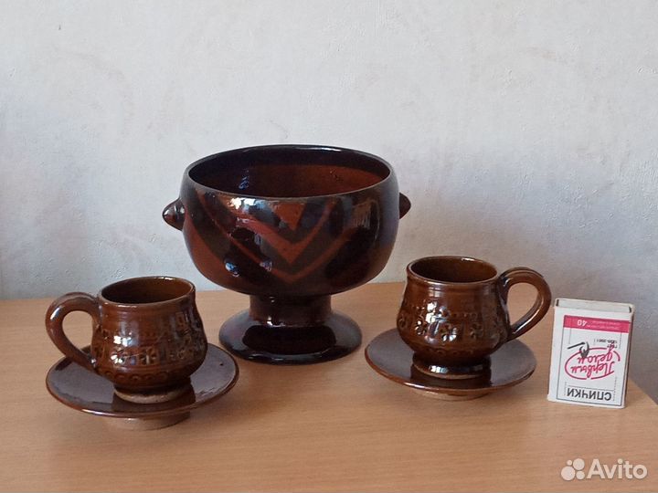 Керам.набор для кофе:вазочка для печенья и 2 чашки