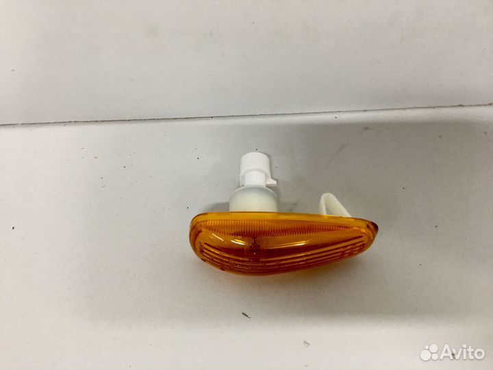 Повторитель на крыло LADA Kalina 1999-2013