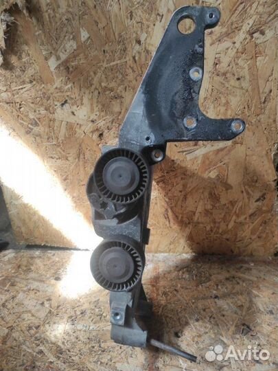 Кронштейн генератора Volvo Xc90 C30 D5244T18 2012