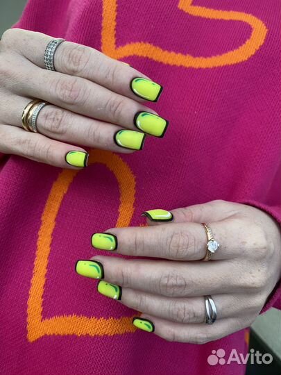 Педикюр, маникюр, наращивание ногтей