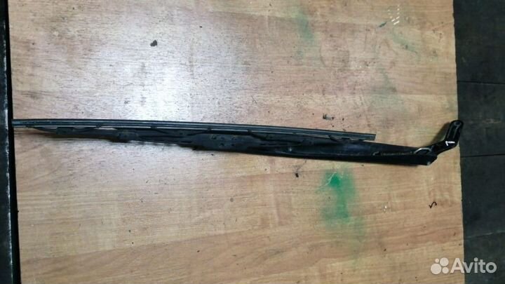Поводок стеклоочистителя левый правый ваз 2110