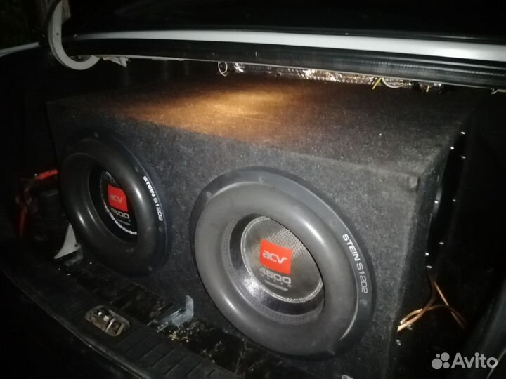 Эстрадный низкоиграющий динамик