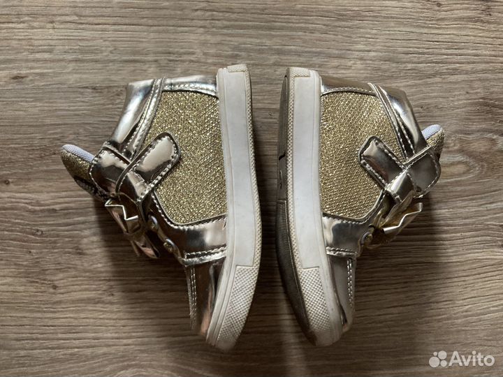 Кроссовки для девочки 27