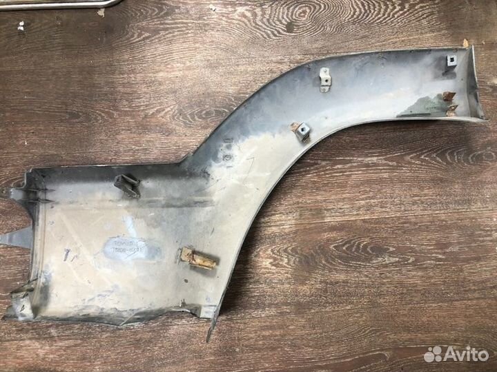 Накладка на крыло задняя левая Toyota Land Cruiser