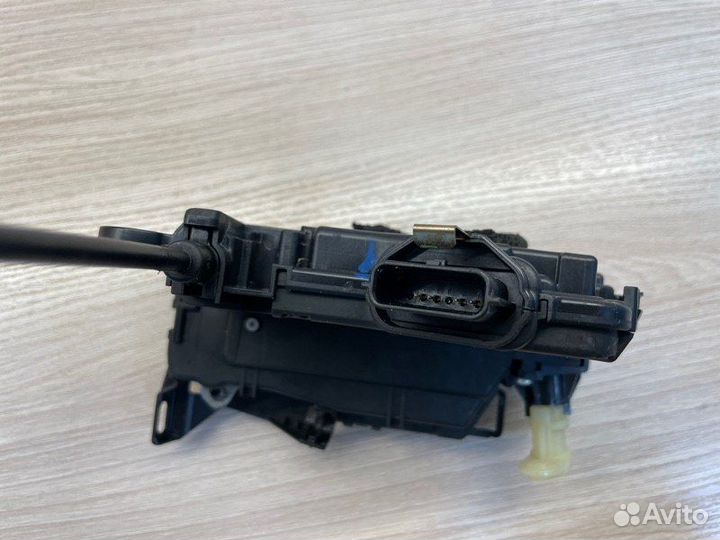 Замок двери передний левый LADA X-Ray