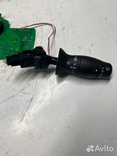 Подрулевой переключатель дворников Renault