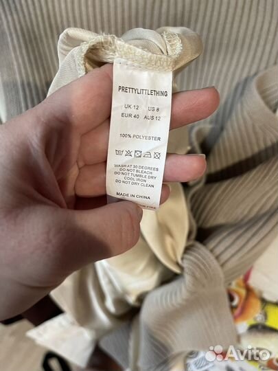 Платье prettylittlething