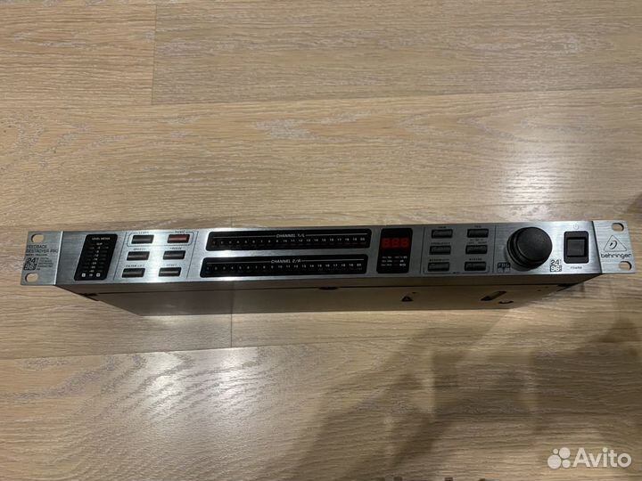 Подавитель обратной связи behringer FBQ2496