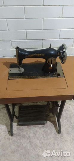 Швейная машина(без станины) пмз имени Калинина (но